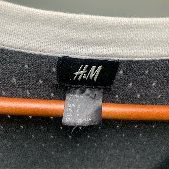 Striking Orange & White Mesh-Textured Cardigan SM - Picture 3 of 10